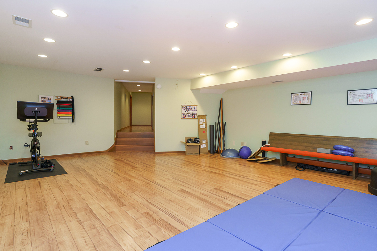 1037 Ravine Ridge Dr-25