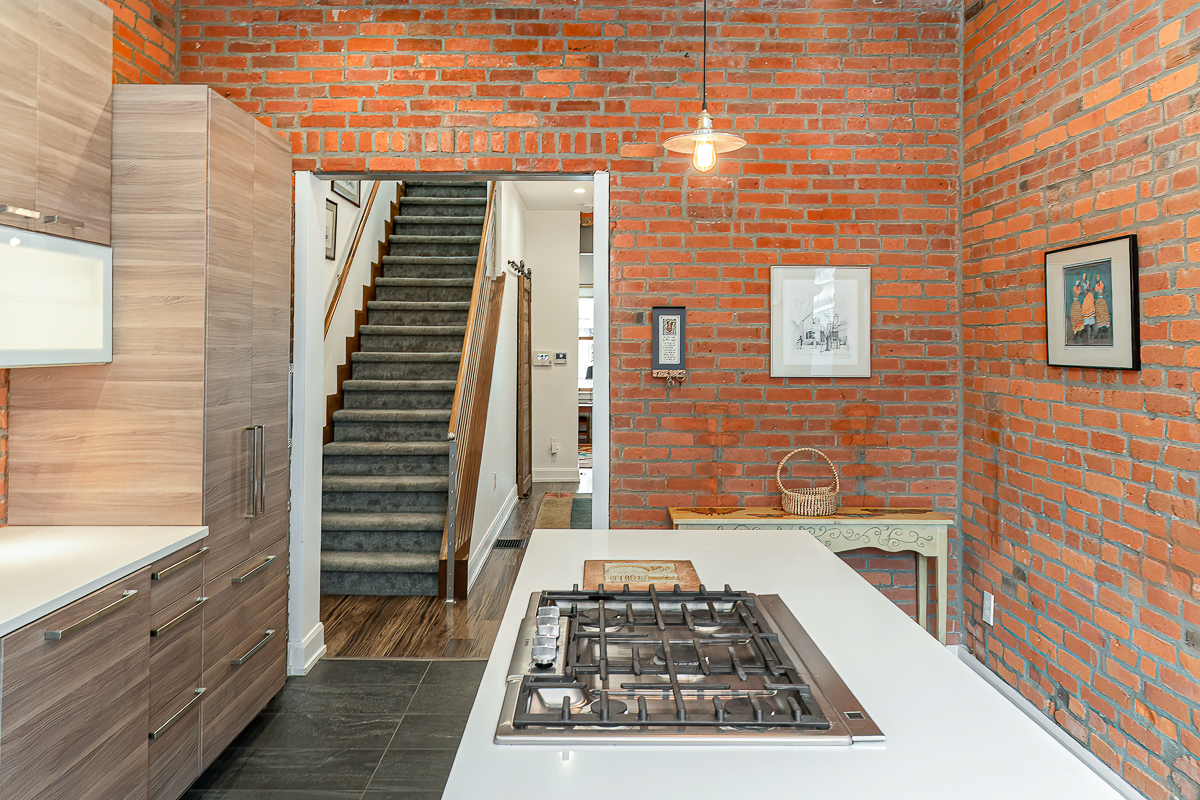 105 e Mithoff St-25