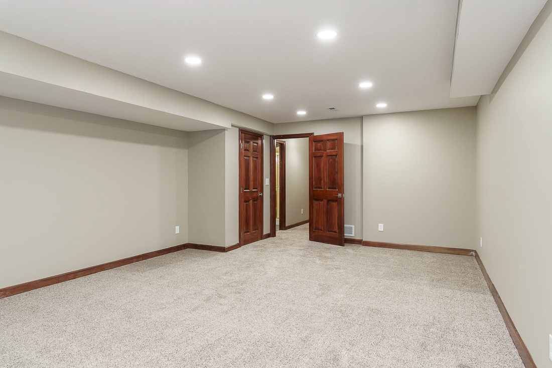 1210 Whispering Meadow Ct-13