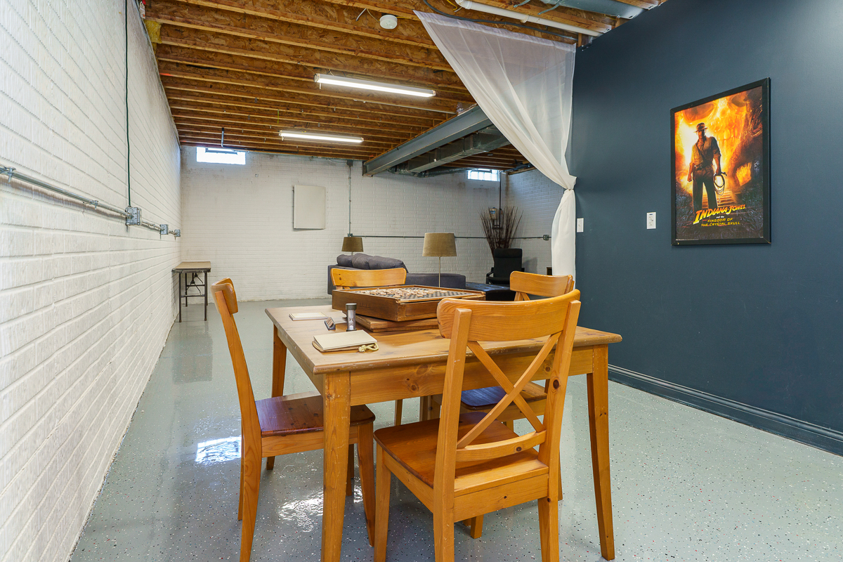 1225 Eastview Ave-11