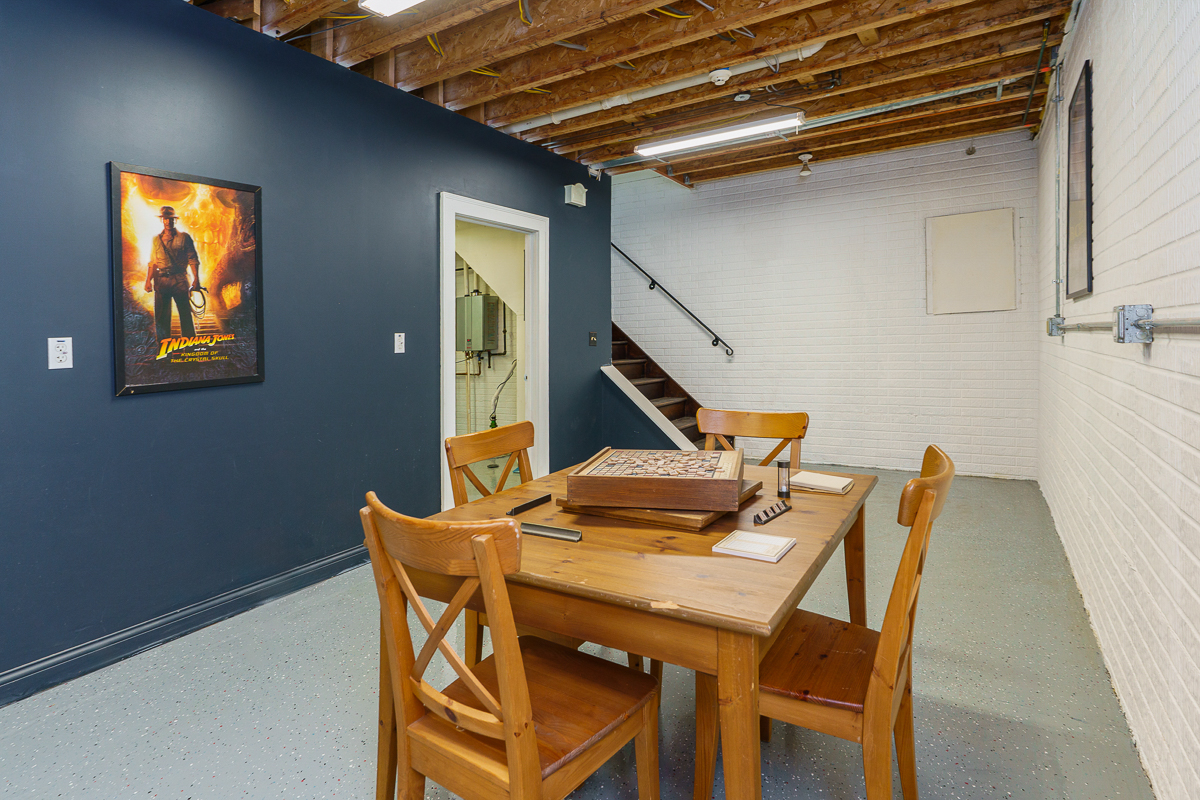 1225 Eastview Ave-12