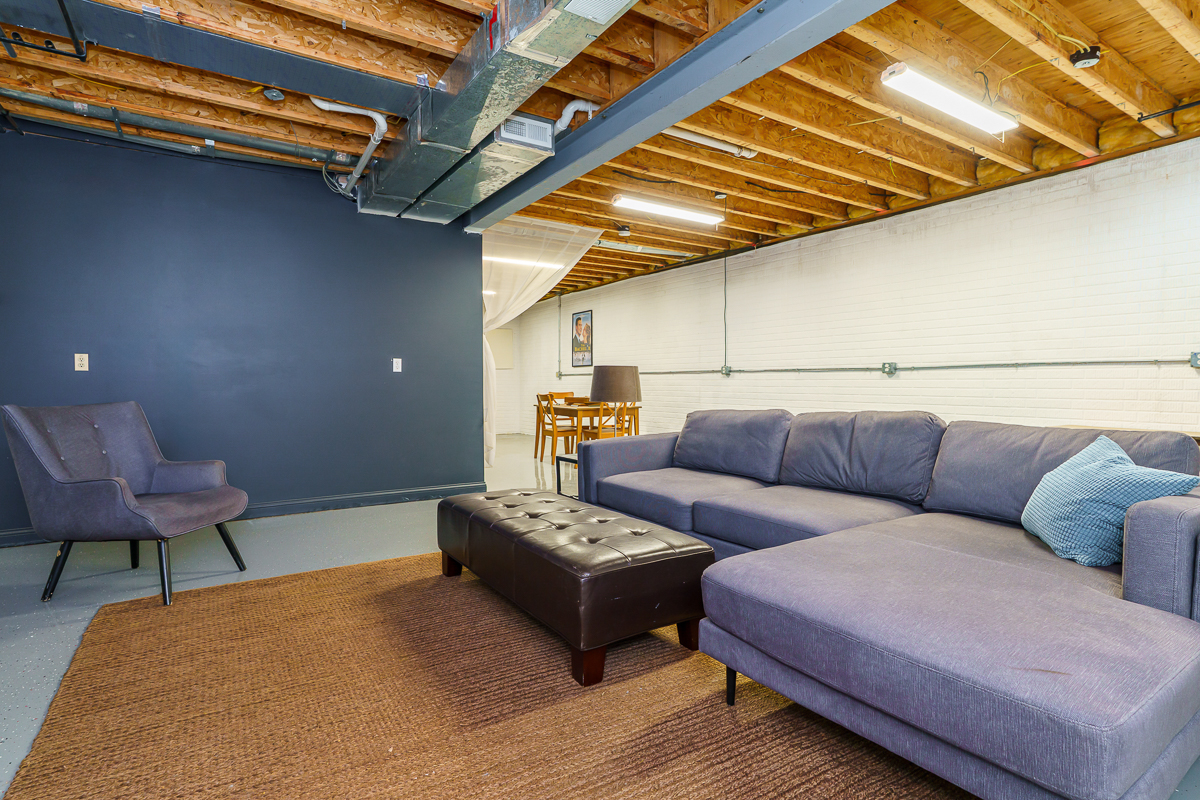 1225 Eastview Ave-14