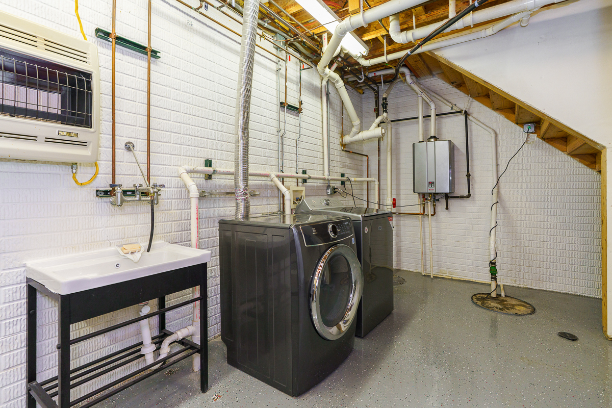 1225 Eastview Ave-15