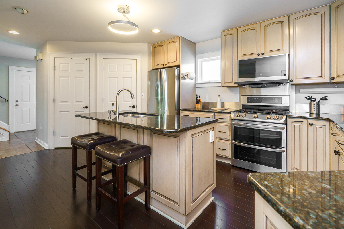 1225 Eastview Ave-22