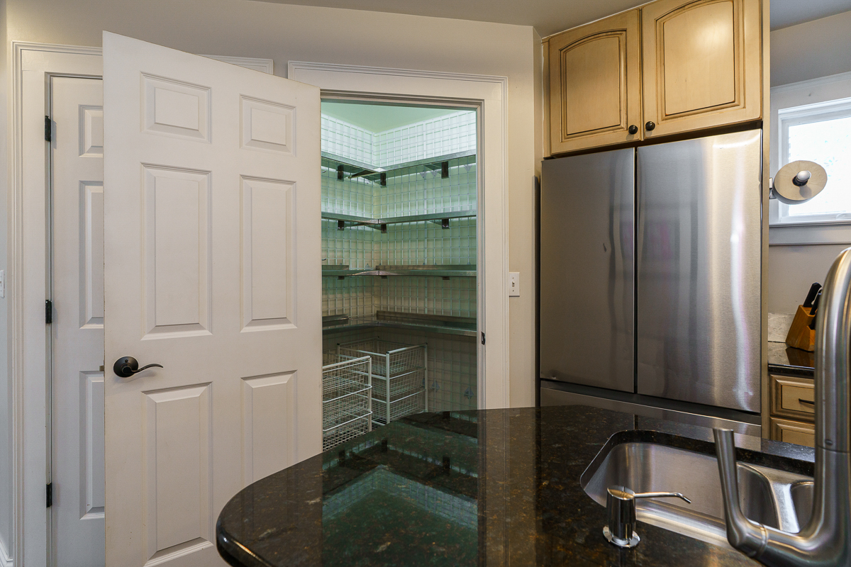 1225 Eastview Ave-26