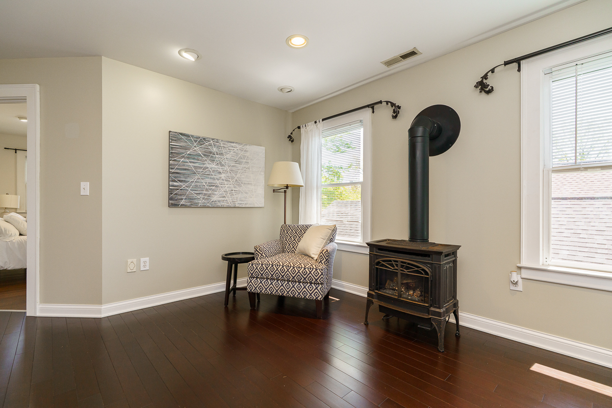 1225 Eastview Ave-34