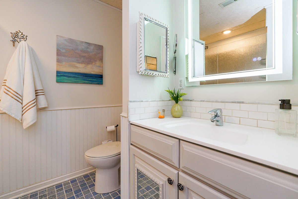 1225 Eastview Ave-37