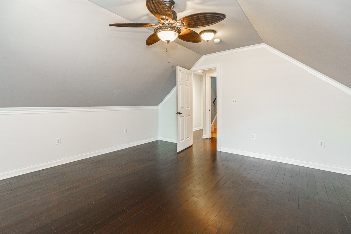 1225 Eastview Ave-44