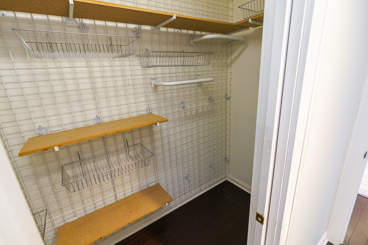 1225 Eastview Ave-45