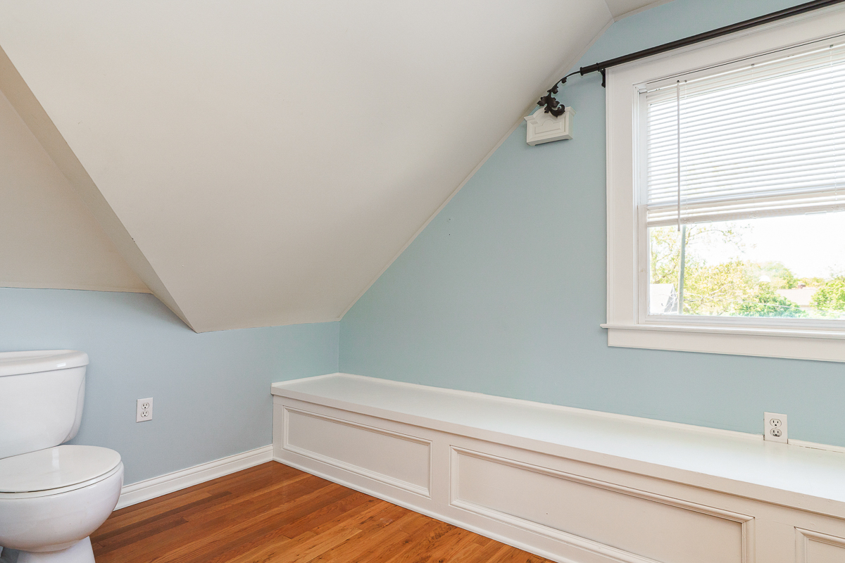 1225 Eastview Ave-49