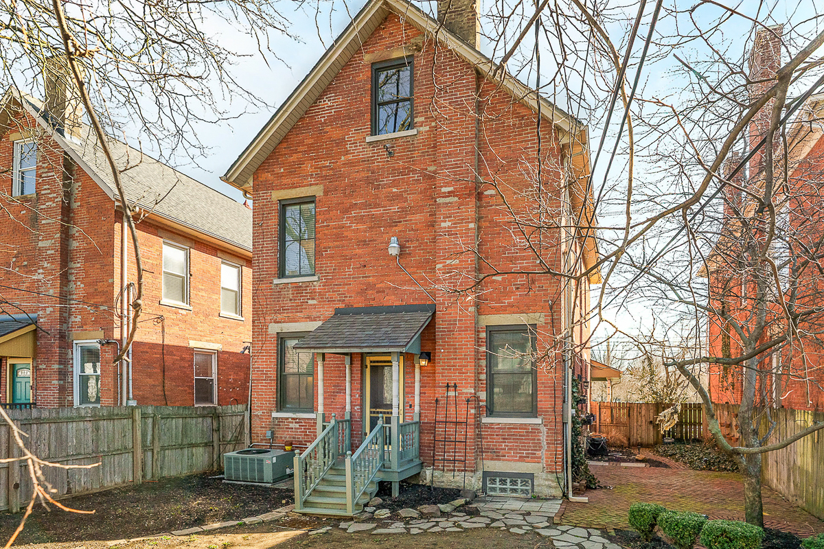 1279 Summit St-9