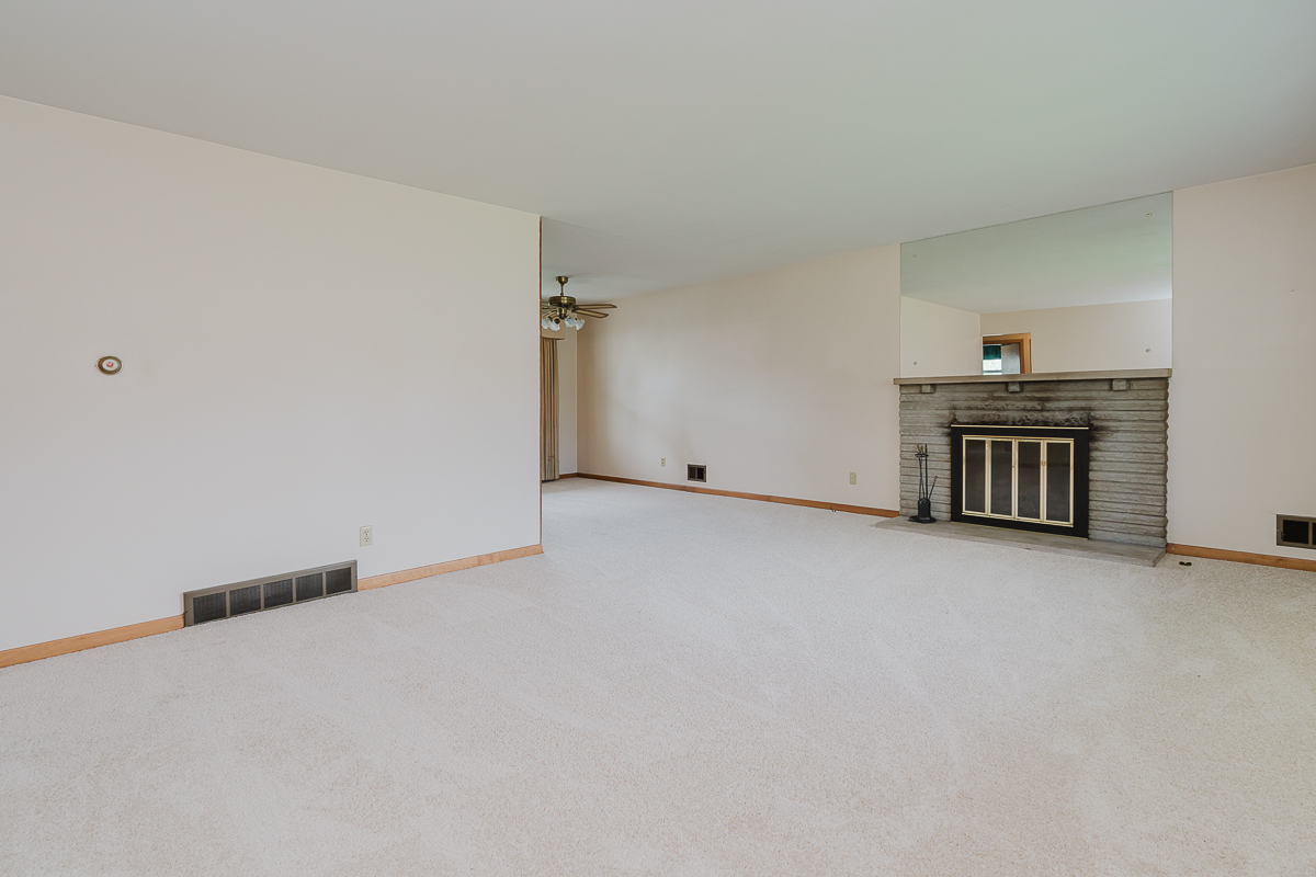 128 Letchworth Ave i-1