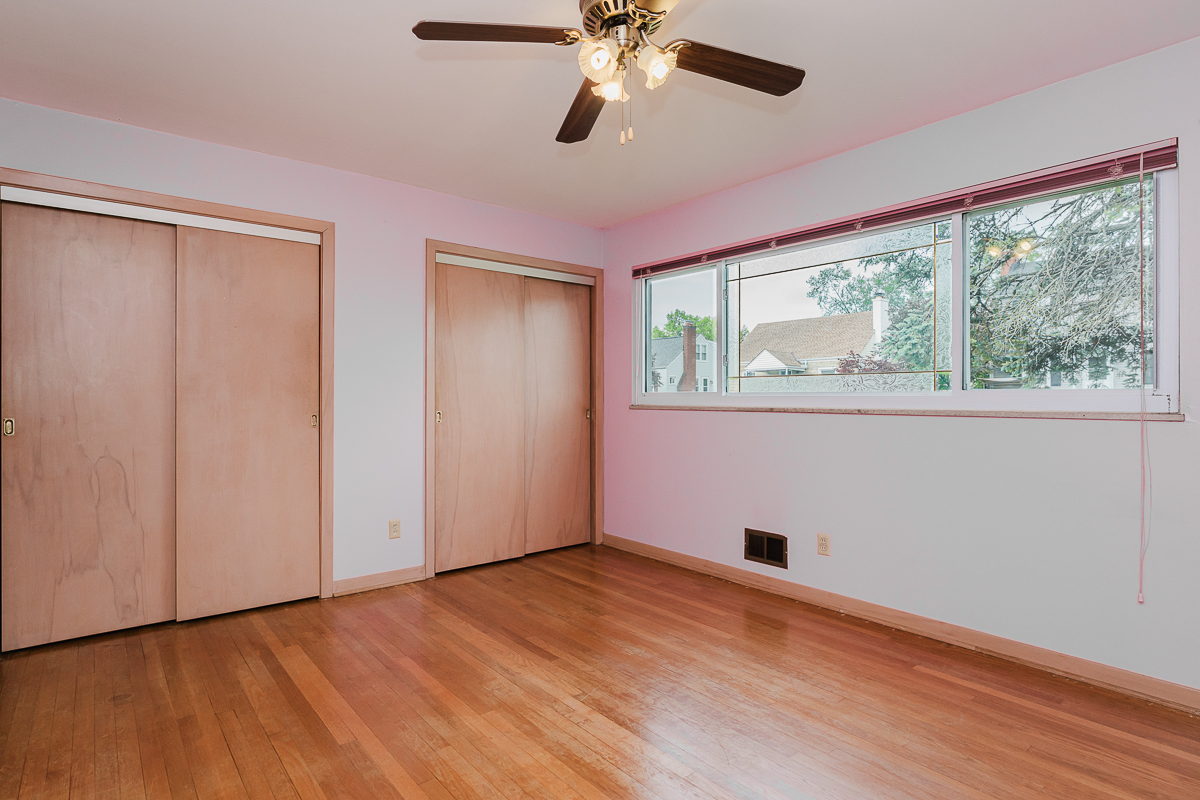 128 Letchworth Ave i-16