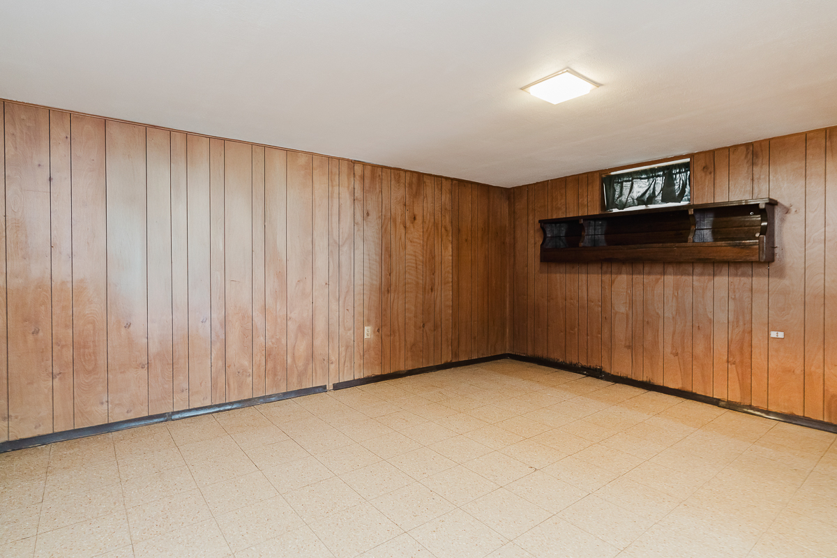 128 Letchworth Ave i-21