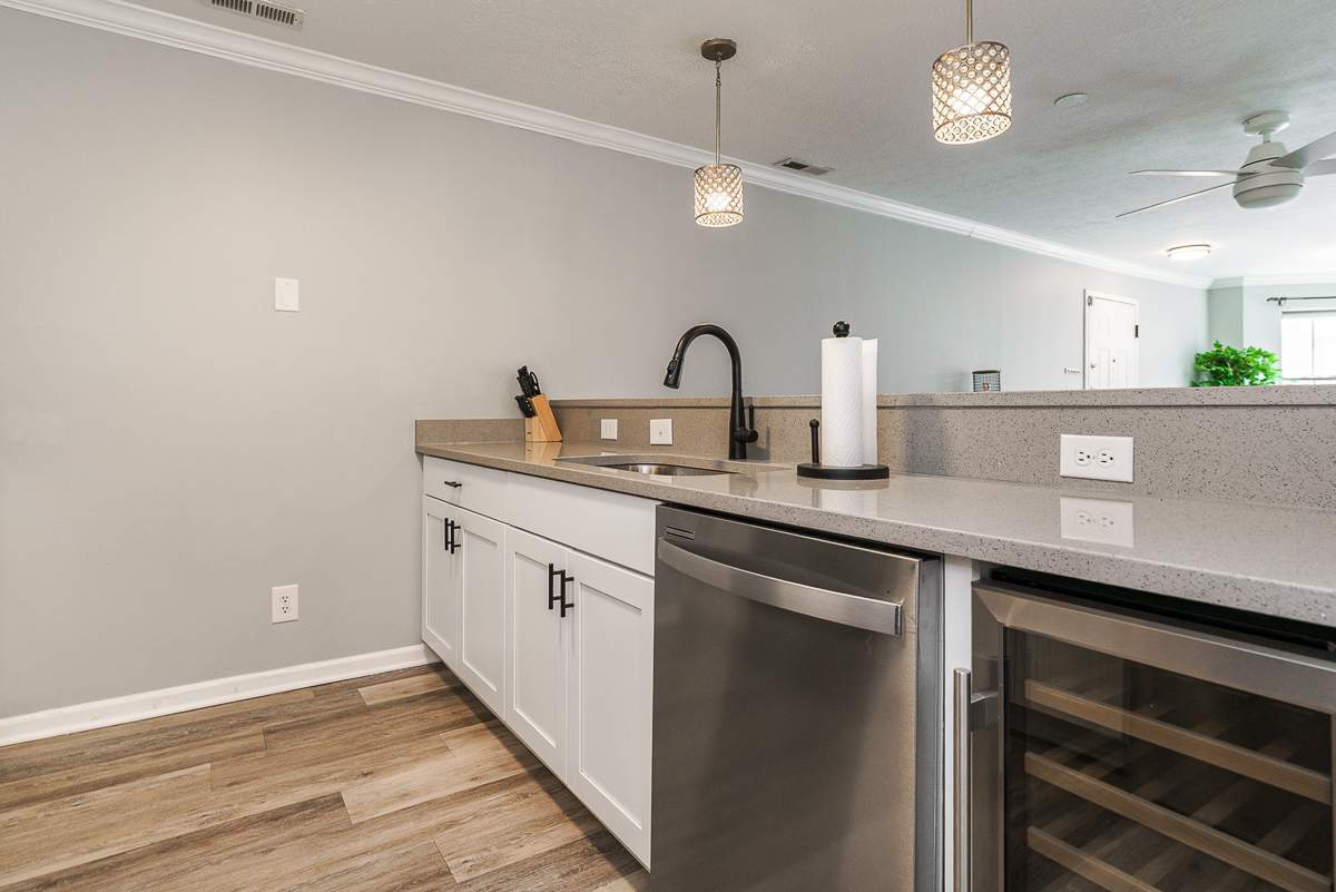 12 W Russell St-17