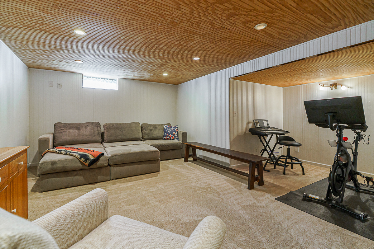 1332 Castleron Rd N-13