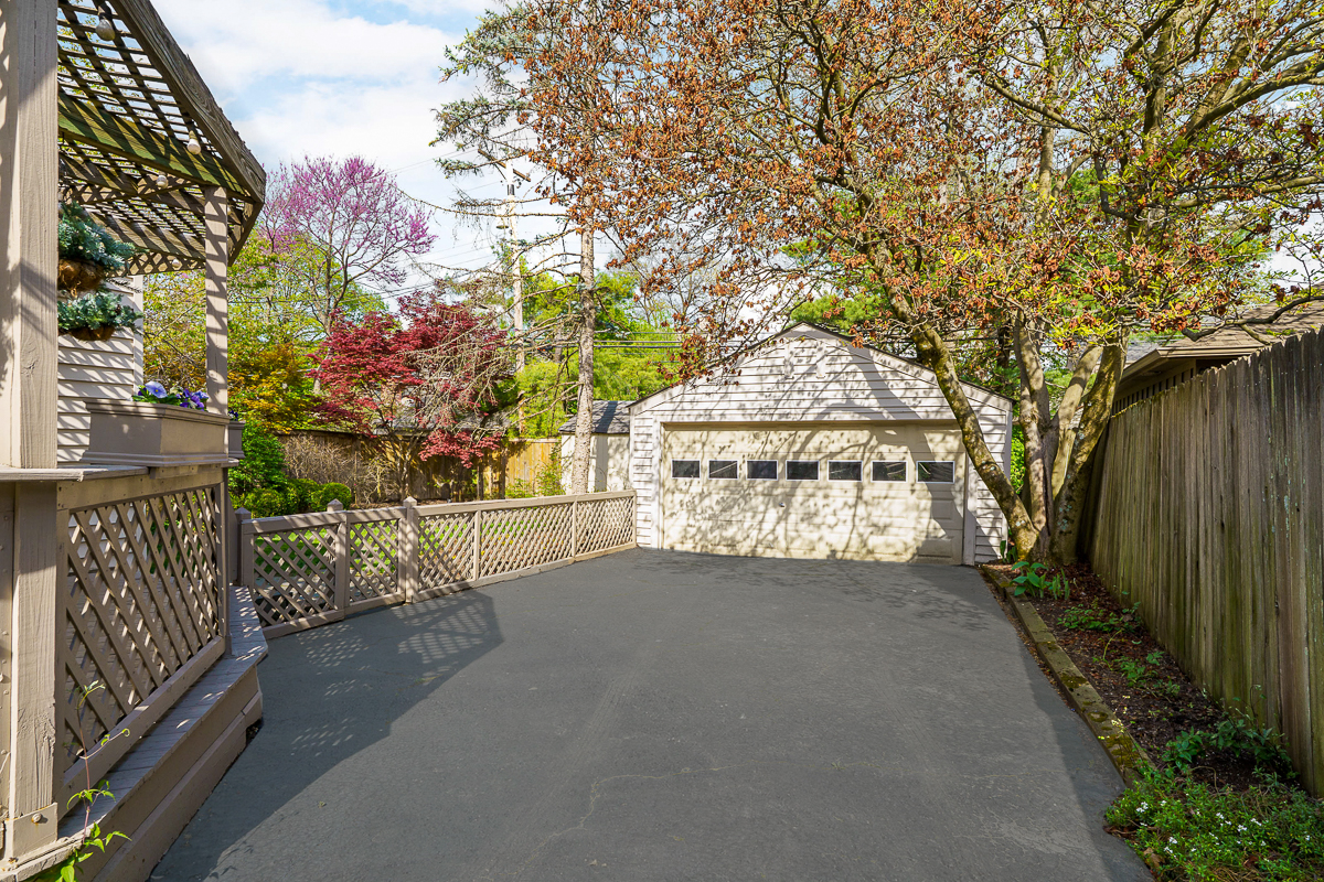 136 s Remington Rd-10