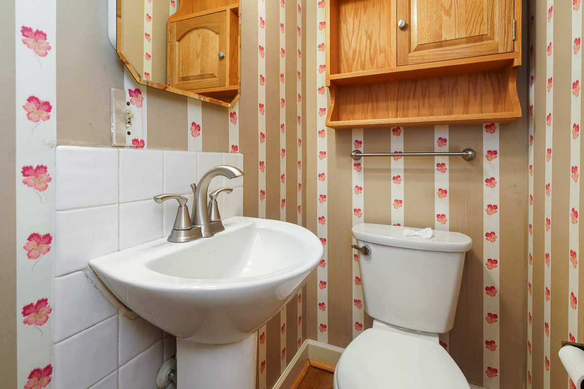 136 s Remington Rd-13