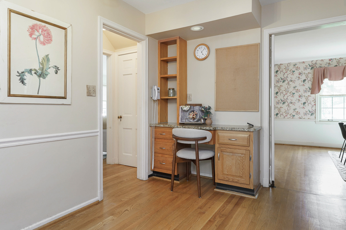 136 s Remington Rd-20