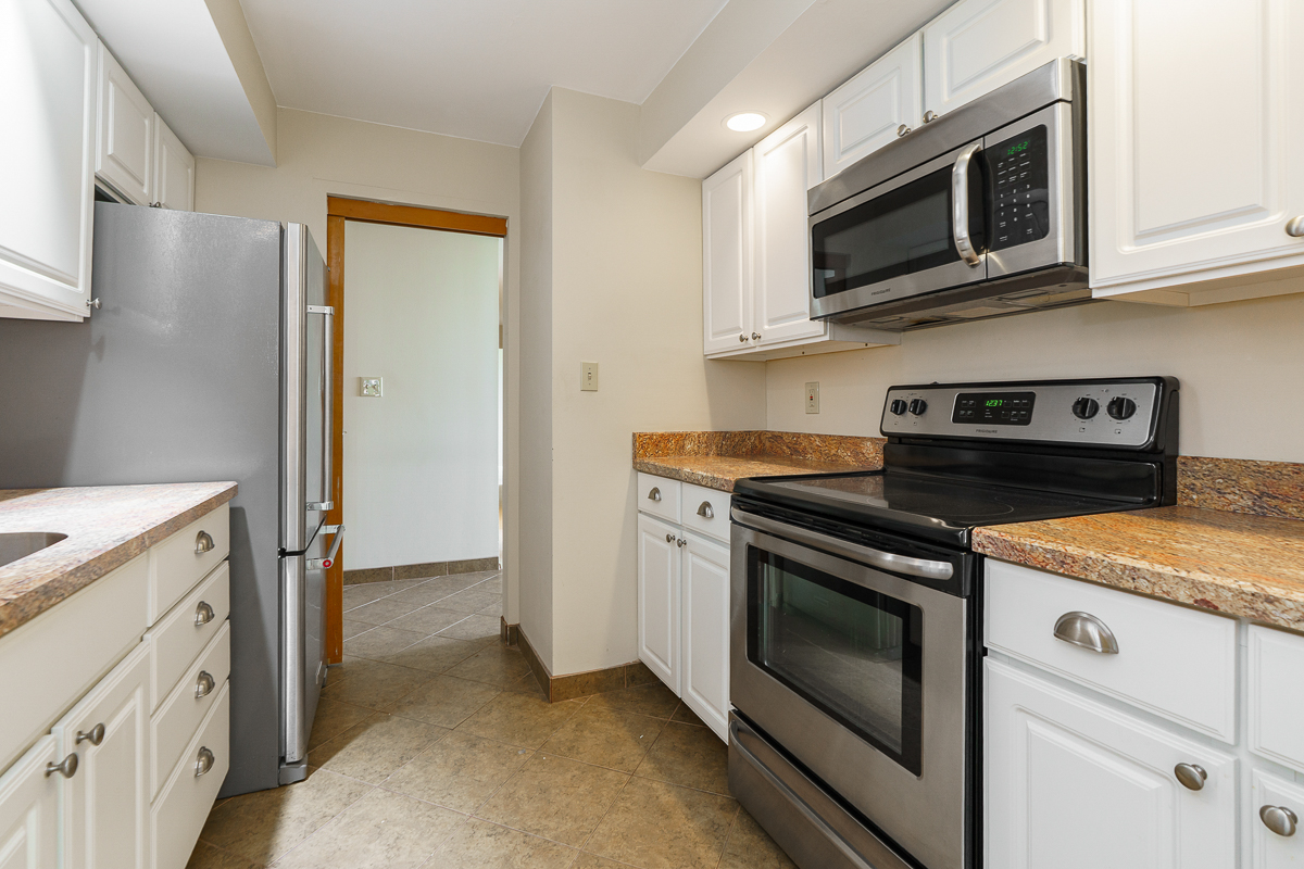 1000 Urlin Ave #1407-17