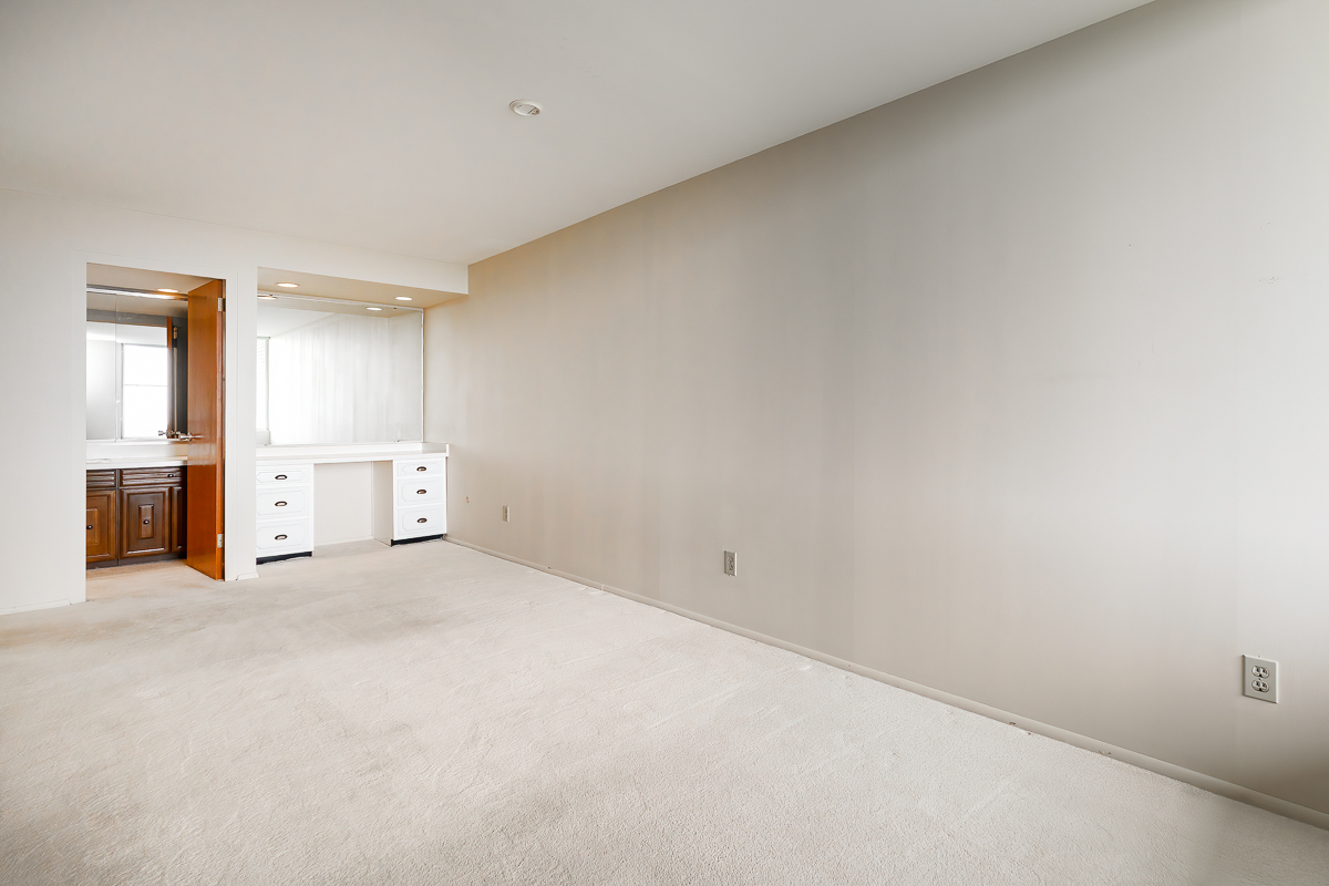 1000 Urlin Ave #1407-25