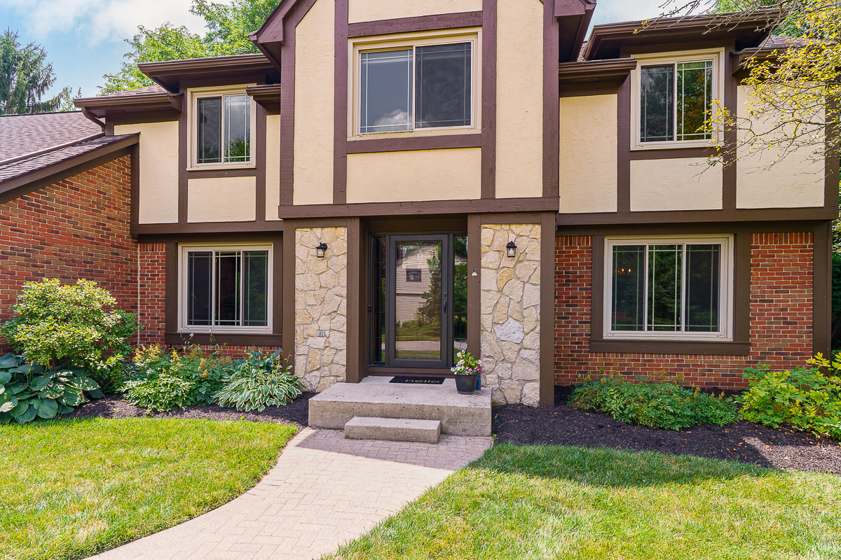 1425 Briarmeadow Dr-2