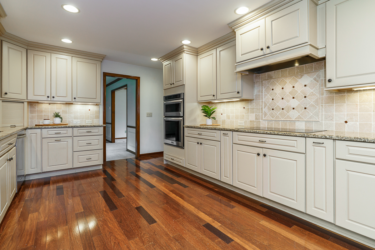 1425 Briarmeadow Dr-21