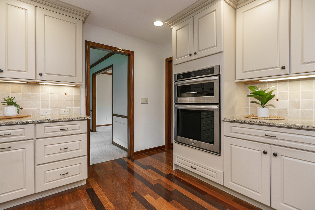 1425 Briarmeadow Dr-22