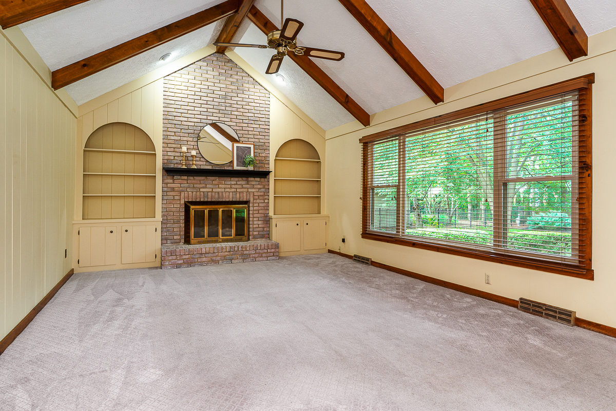 1425 Briarmeadow Dr-26