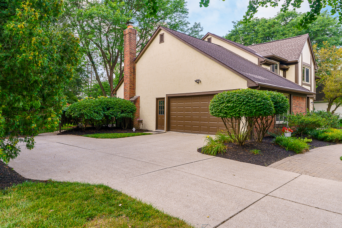 1425 Briarmeadow Dr-3