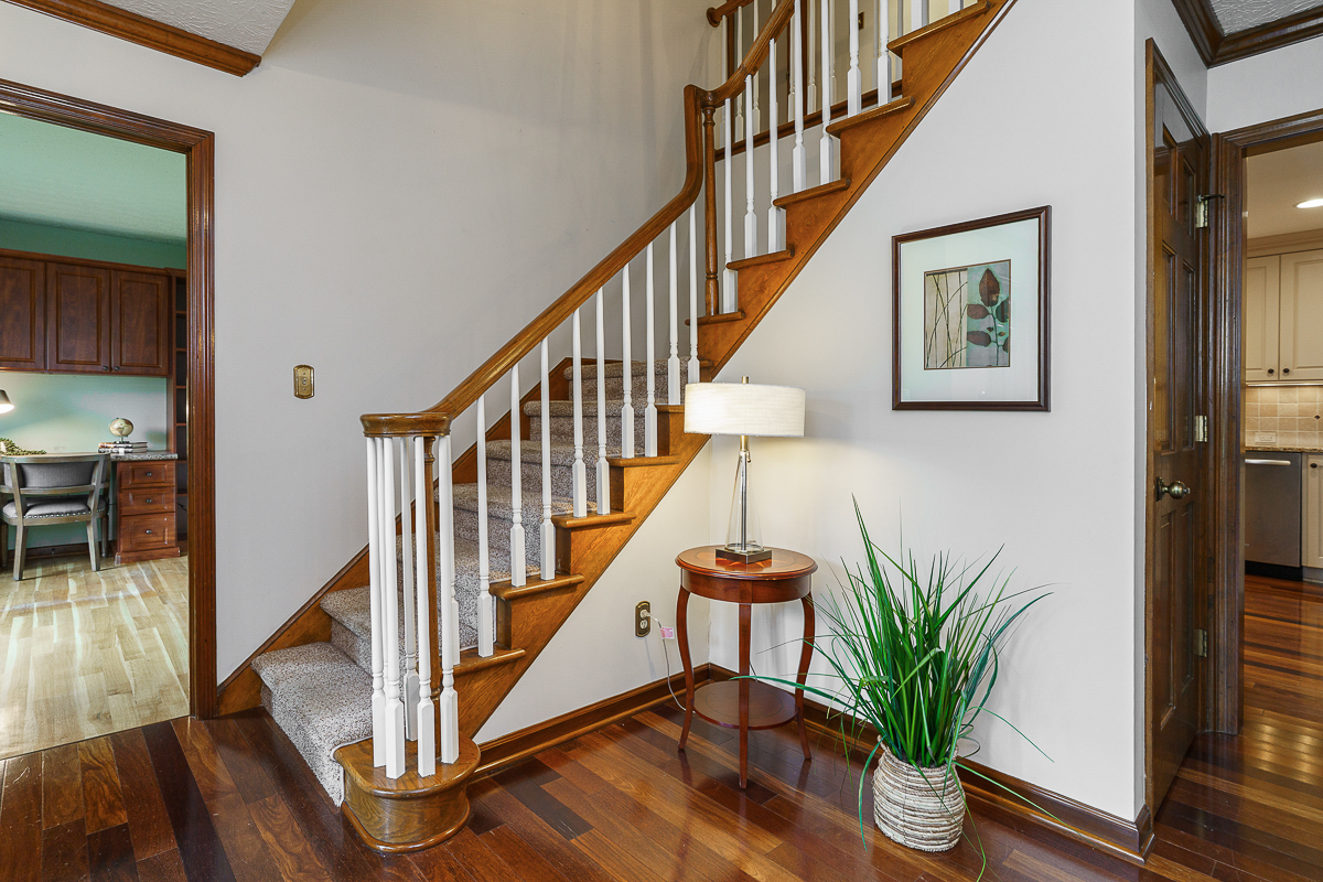 1425 Briarmeadow Dr-33