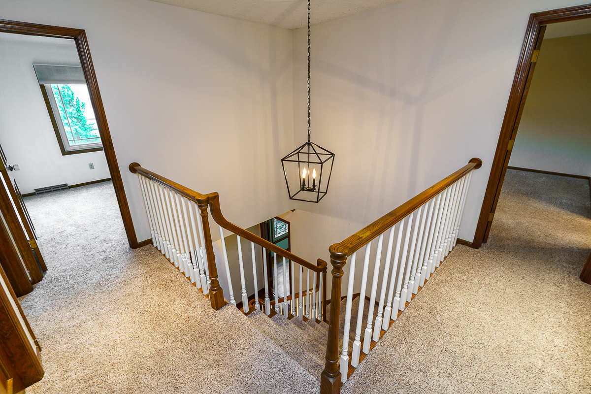 1425 Briarmeadow Dr-39