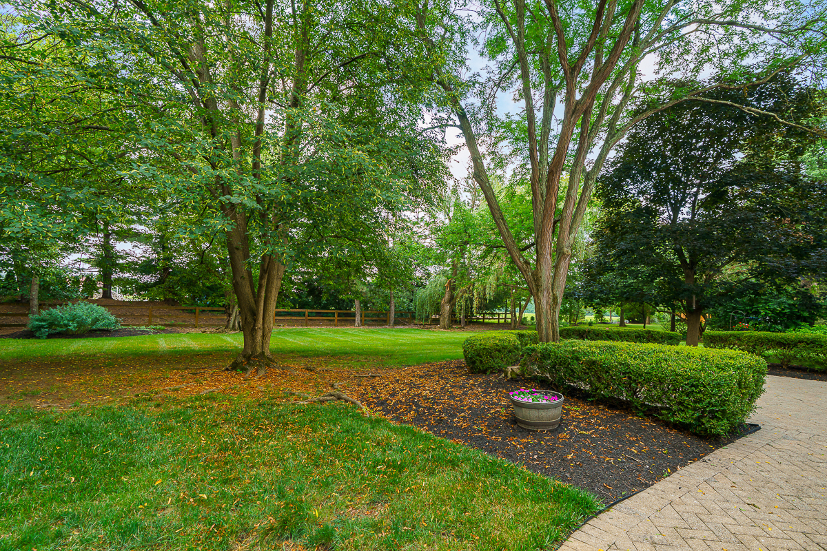 1425 Briarmeadow Dr-4