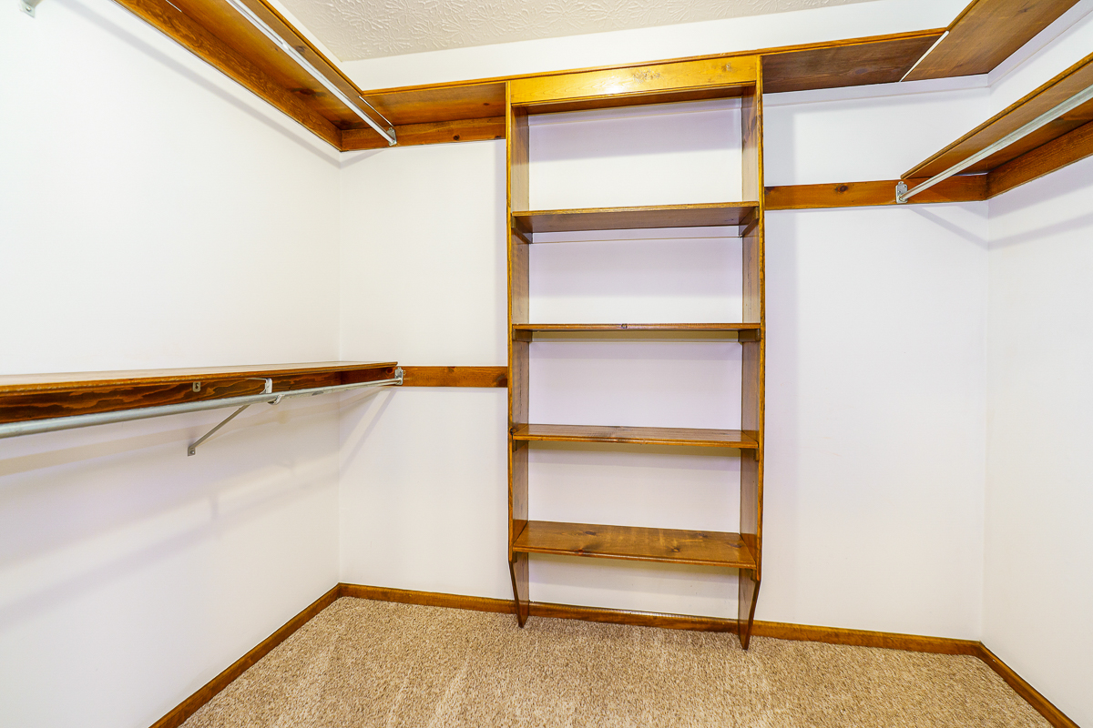 1425 Briarmeadow Dr-46