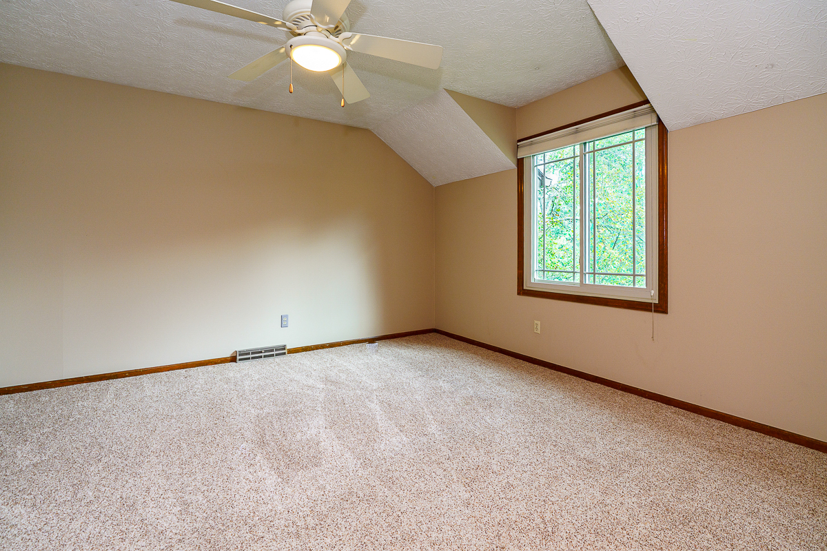 1425 Briarmeadow Dr-49