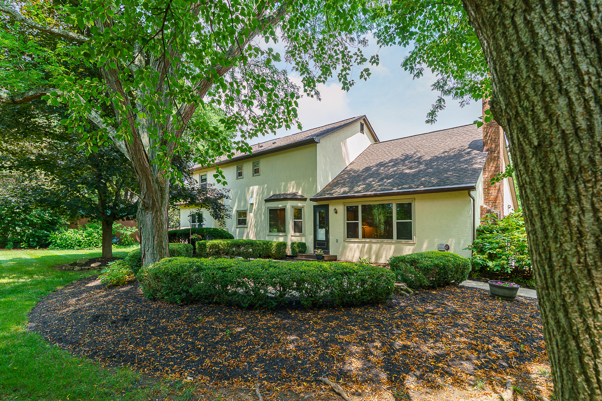 1425 Briarmeadow Dr-7