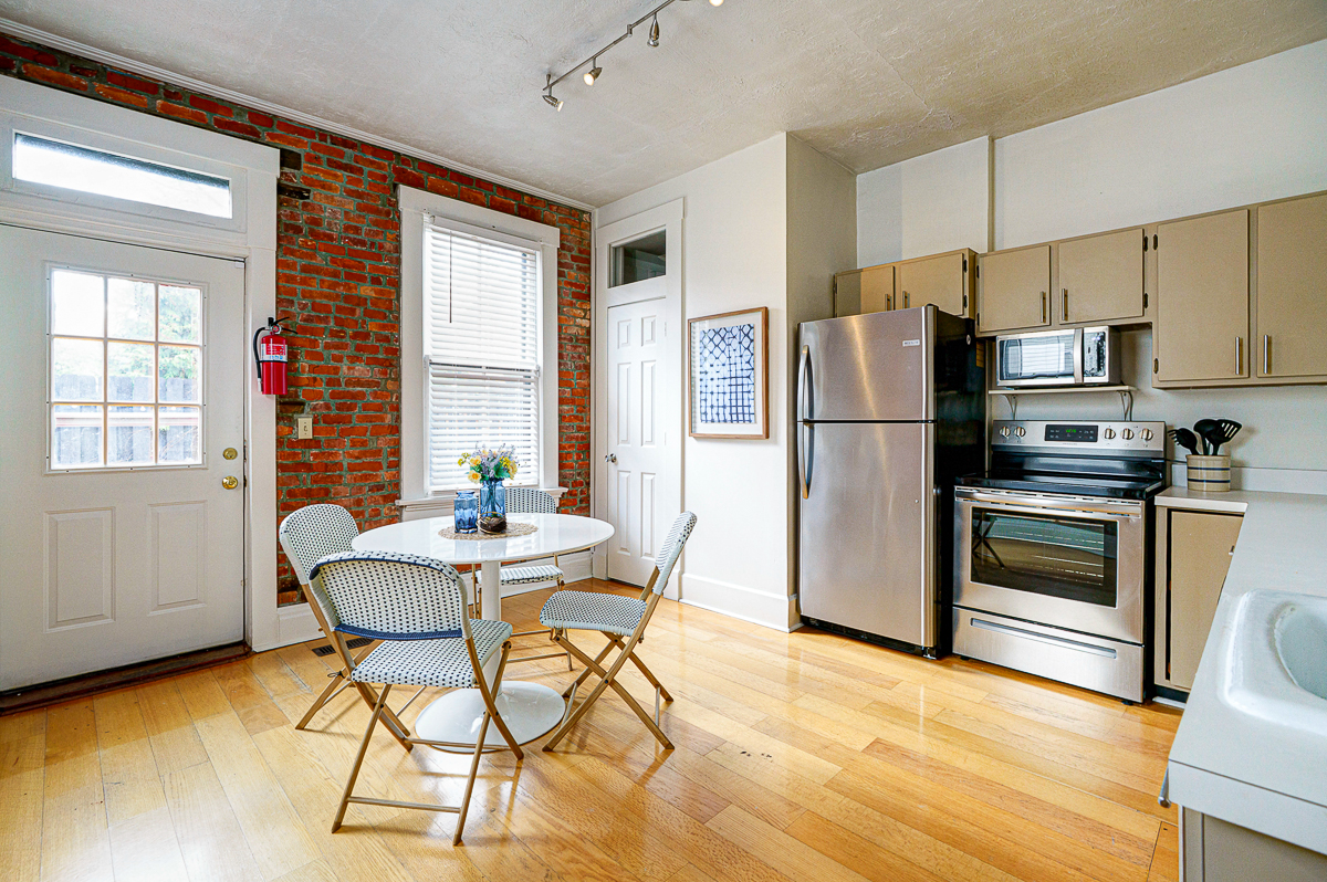 145 E Columbus St-16