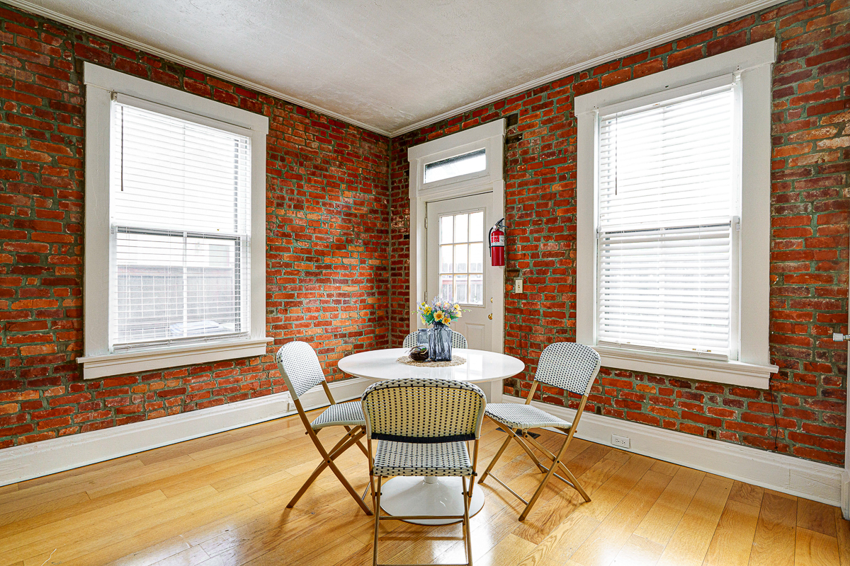 145 E Columbus St-18