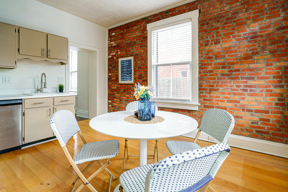 145 E Columbus St-20