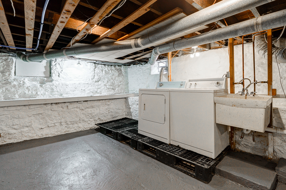 145 E Columbus St-22