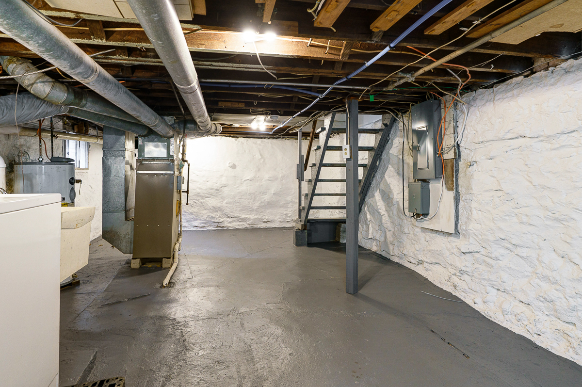 145 E Columbus St-23