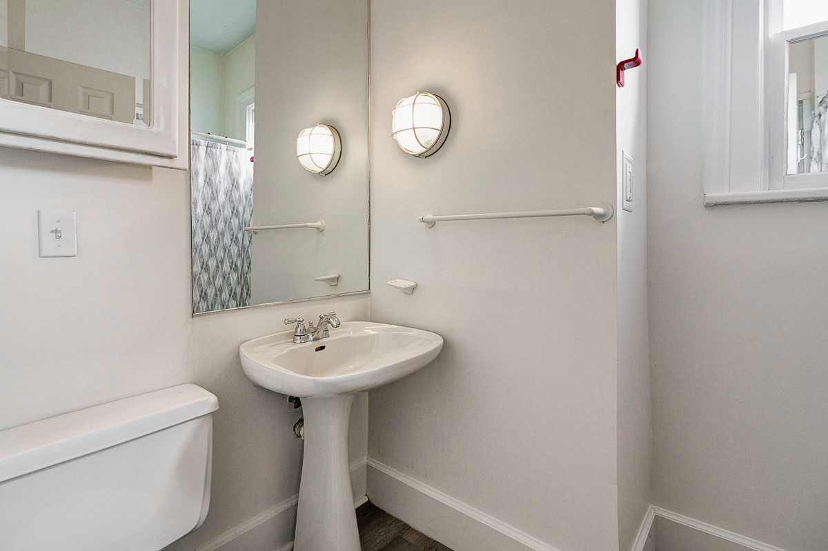 145 E Columbus St-27