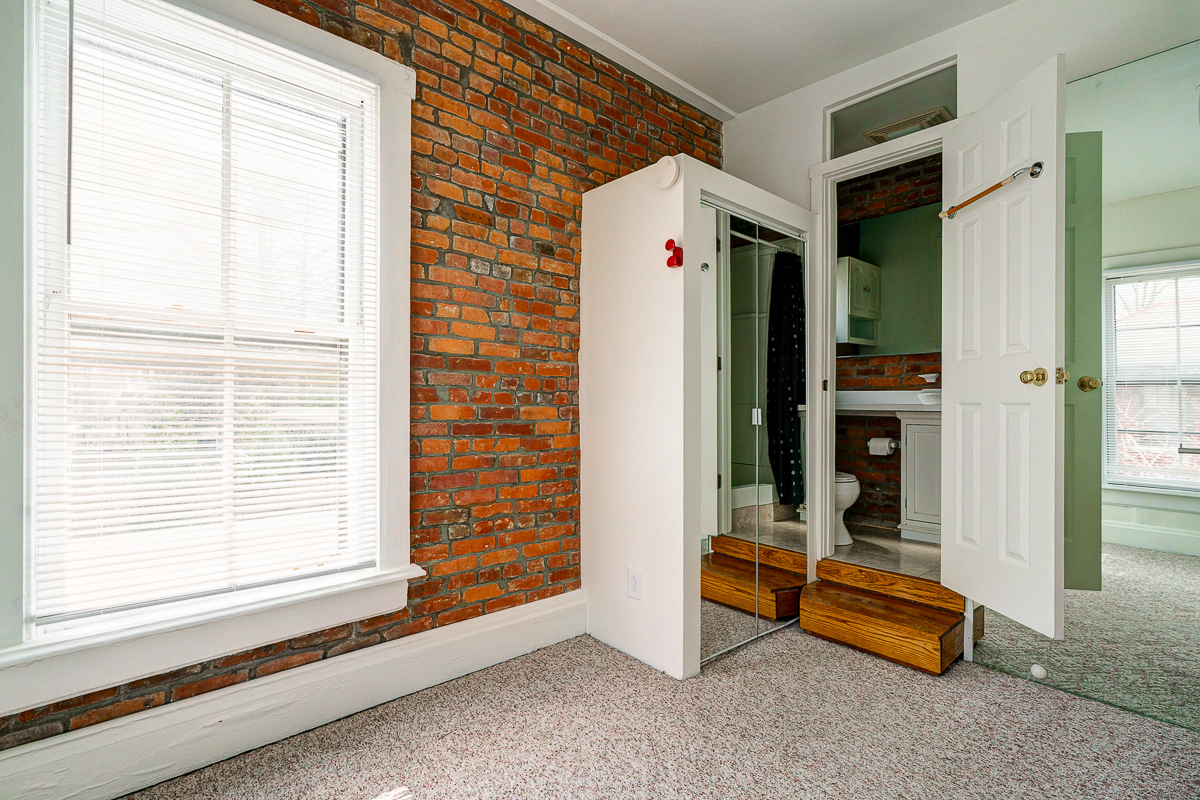 145 E Columbus St-30