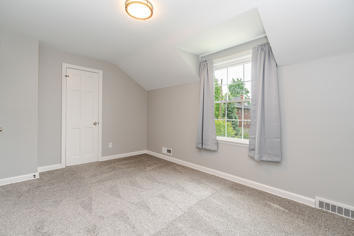 162 E Morrill Ave-32