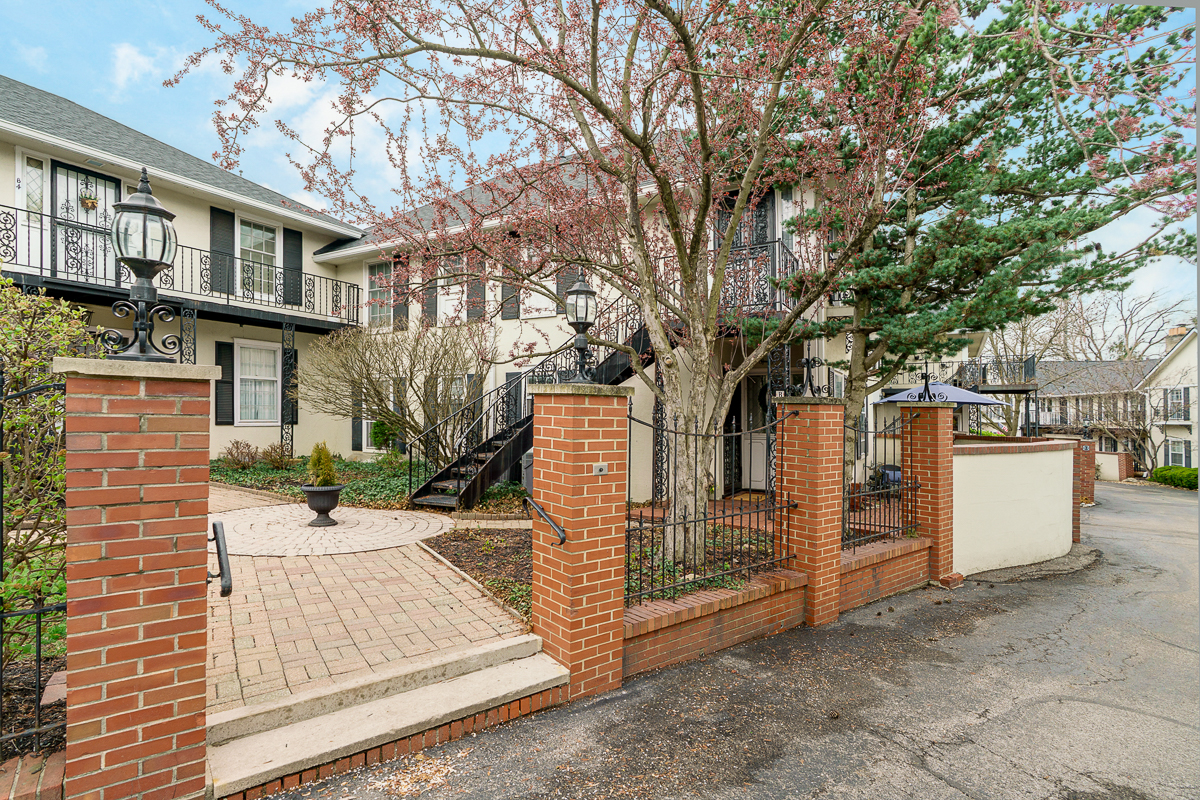 1631 Roxbury Rd Unit B5-2