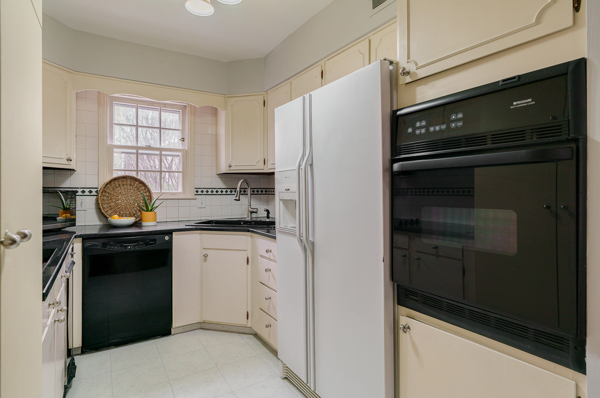 1631 Roxbury Rd Unit B5-24