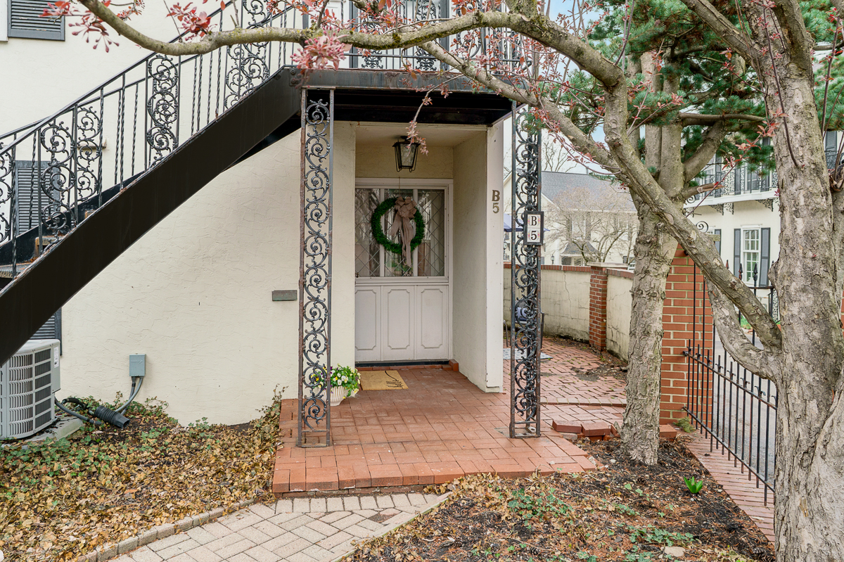 1631 Roxbury Rd Unit B5-3