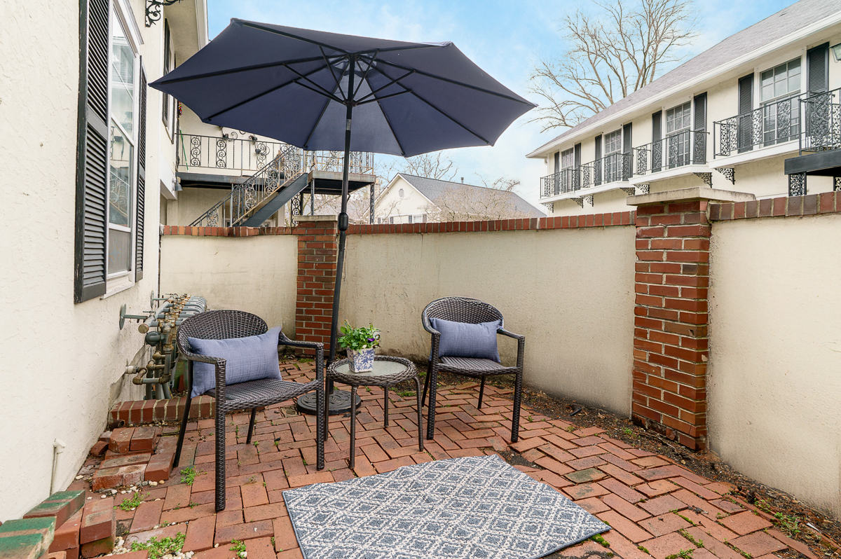 1631 Roxbury Rd Unit B5-4