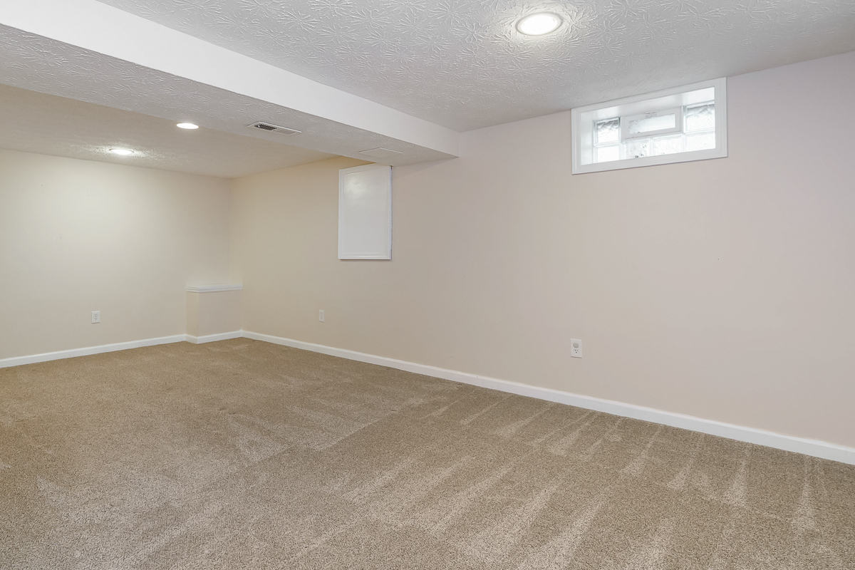 1649 North Star Ave-12