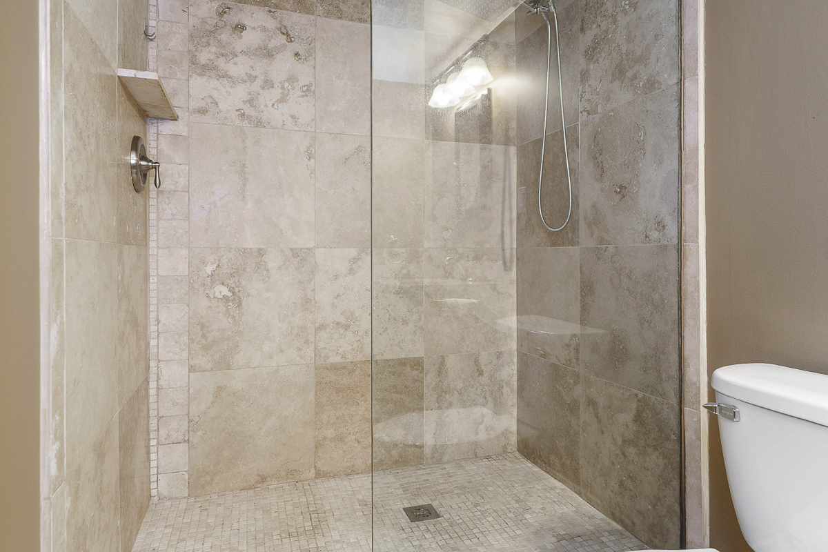 1649 North Star Ave-18